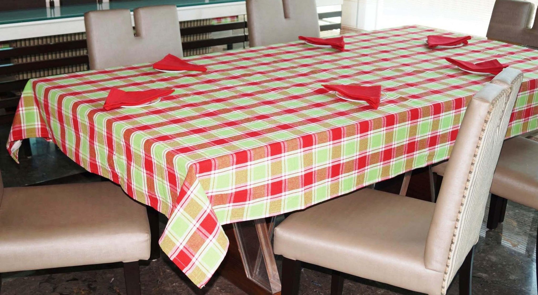 Lushomes Yarn Dyed Red and Green Checks 6 seater Table cloth & Napkins Set - Lushomes
