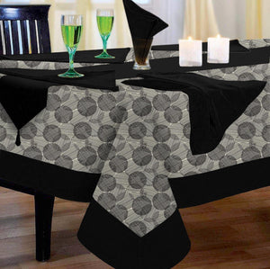 Lushomes Geometric Printed 4 Seater Table Linen Set - Lushomes